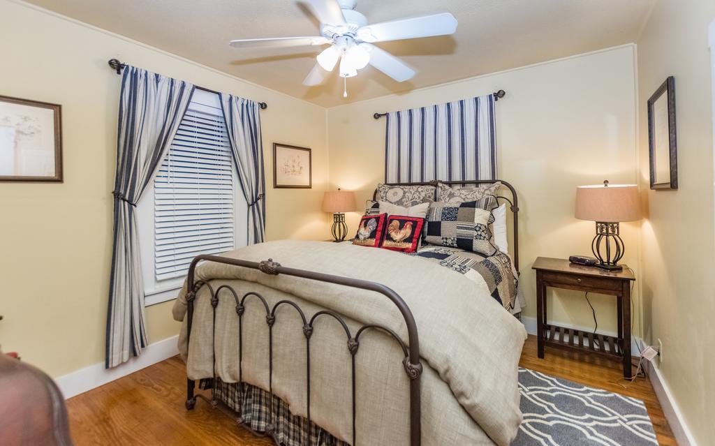 Agape Front Cottage Fredericksburg Ngoại thất bức ảnh