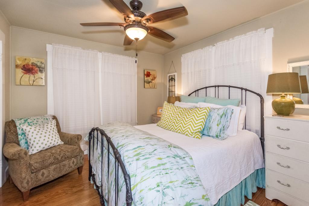 Agape Front Cottage Fredericksburg Ngoại thất bức ảnh